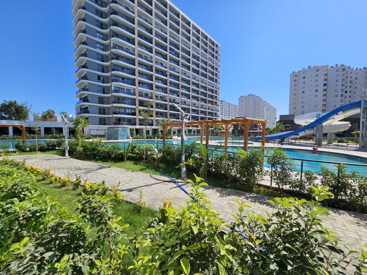 Mersin'de Deniz Kenarında Konut Kompleksi