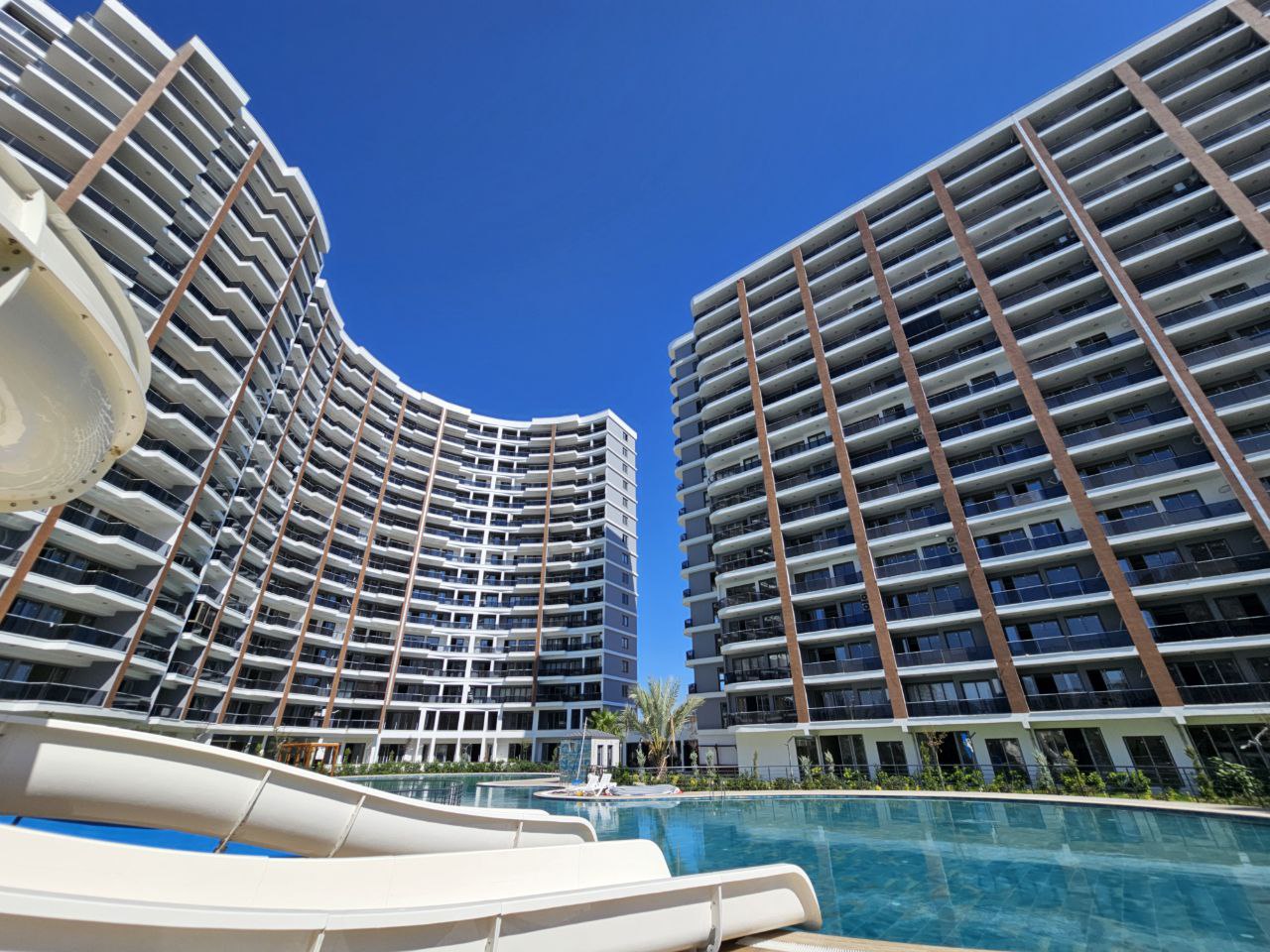 Mersin'de Deniz Kenarında Konut Kompleksi