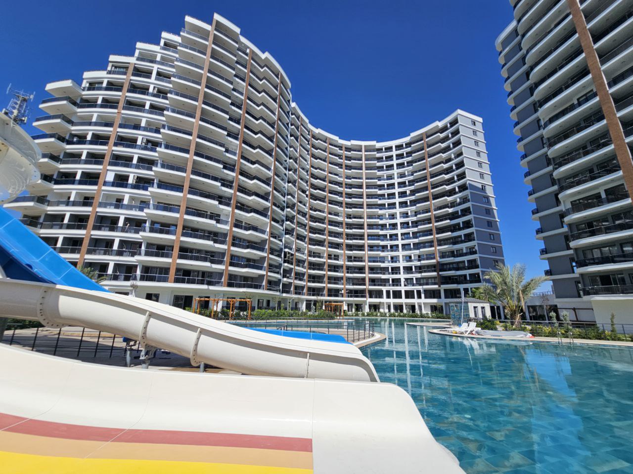 Mersin'de Deniz Kenarında Konut Kompleksi